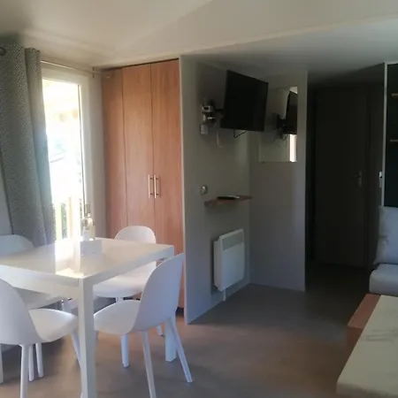 Mobil Bord D'eau 4 Etoiles Les Viviers Campsite