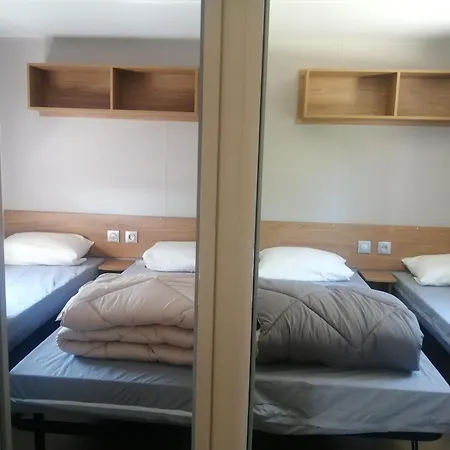 Campsite Mobil Bord D'eau 4 Etoiles Les Viviers